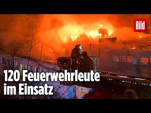 Großbrand in Berliner U-Bahnhof Onkel Toms Hütte