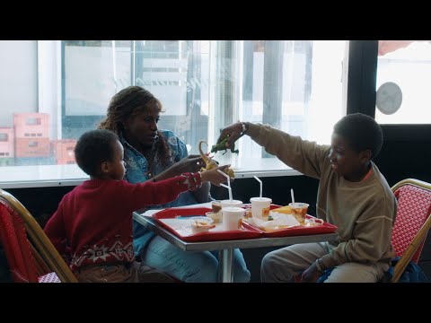 Mi hermano pequeño – Trailer español