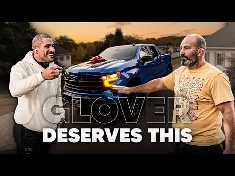 Alex Pereira Surprises Glover Teixeira with a Gift
