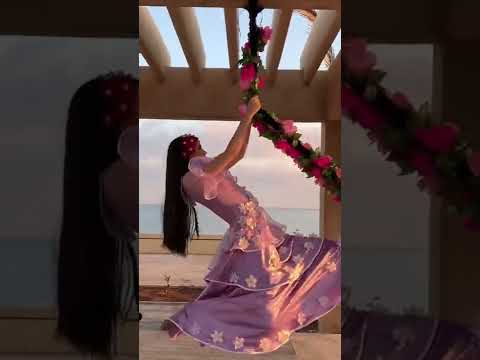 #encanto #dance #show #encantodisney #mirabel #mirabelmadrigal #disney #dancer #dancers #aerial