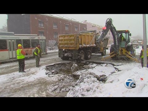Royal Oak sinkhole on 11 Mile Road