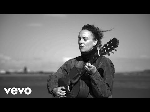 Niamh Bury - Geordie (Live)
