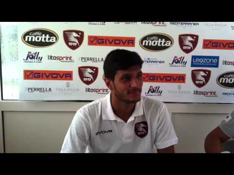 Intervista al difensore della Salernitana Alessandro Tuia.avi