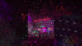 Welcome to the craziest party on the island ELROW