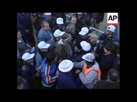 ARGENTINA: PRESIDENT MENEM FIRES ECONOMY MINISTER DOMINGO CAVALLO