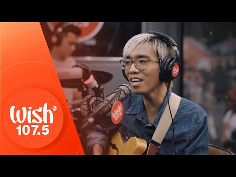 Munimuni performs "Bawat Piyesa" LIVE on Wish 107.5 Bus