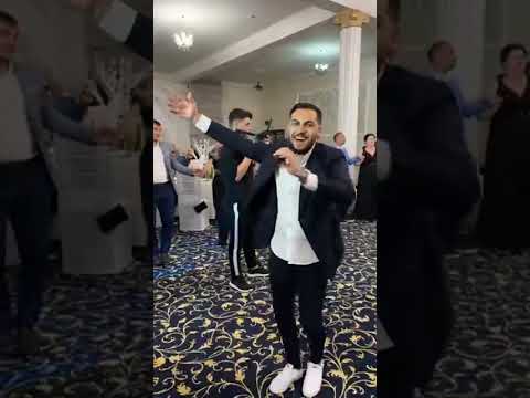 Elvis condrea -colaj muzica populară (Nunta Moinesti )