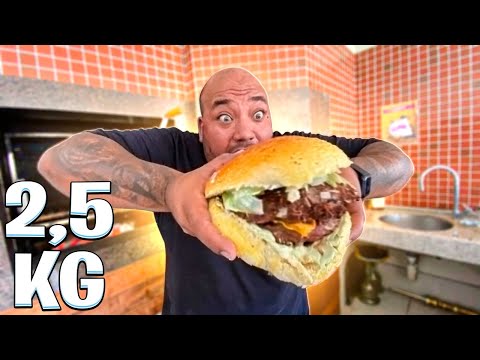 I MADE A GIANT SNACK FOR MY FRIEND