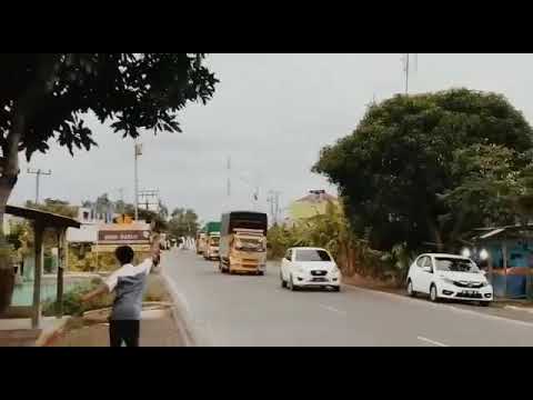 Konvoi truk canter kapten oleng