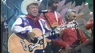 Sleepin&#39; at the Foot of the Bed - Little Jimmy Dickens on CBS, &quot;Tribute to Minnie Pearl&quot;