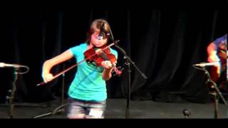preview picture of video '2013-09-14 Celeste Pena - 2013 Weaverville Fiddle Contest - Open Division Round 1'