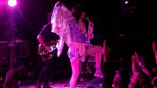Yeah Yeah Yeahs &quot;Art Star&quot; at Music Hall of Williamsburg 9.29.09