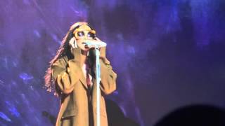 Rihanna - Same Ol' Mistakes (Live)