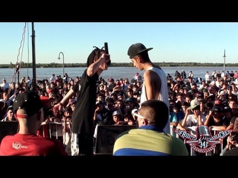 FUNKY vs COQUEE .1° ronda . Rosario Freestyle Massacre 2013 .