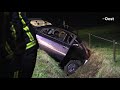 Auto belandt in sloot in Enter, bestuurder bevrijd door brandweer
