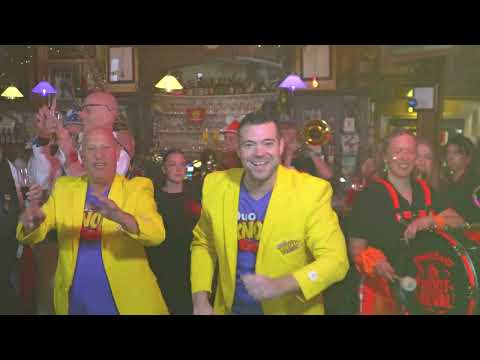 Duo Knotsgek - Ome Charlie (Officiële Videoclip)