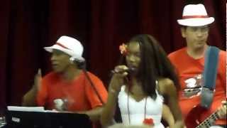 Carol Aniceto & Grupo Olonã  - Quem é teu Pai?