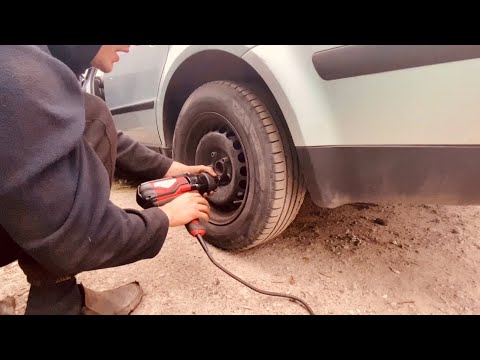 Гайковерт ударный сетевой YATO 1/4" HEX x 1/2" F, 1020 Вт, 600 Нм, 2600 об/мин + 4 головки и кейс (YT-82021)