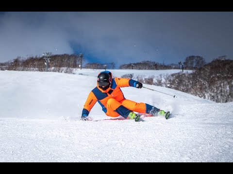 SKI CARVING the new Volkl Racetiger Demo 2019/20 - Reilly McGlashan