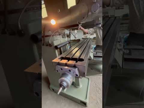 Vertical Turret Milling Machine