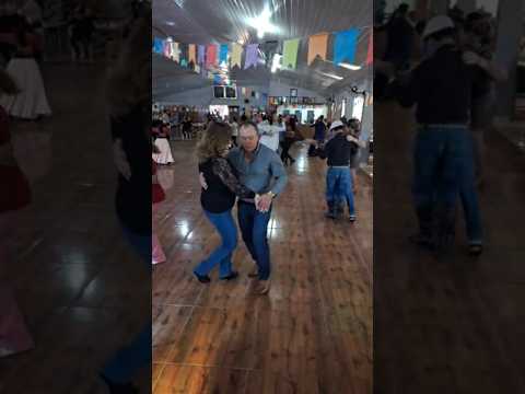 no clube do Guarani em Itapejara do Oeste no Paraná.Brasil #shotrs #baile #dancarinos #dança #dance