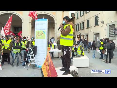 2021-03-06 PRATO - TEXPRINT, IN PIAZZA DEL COMUNE LA PROTESTA DEI SI COBAS