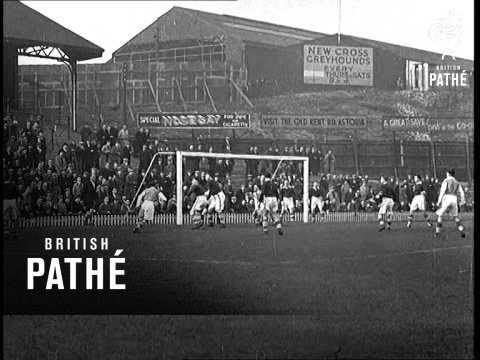 Jockey V Boxers Football Match - Millwall (1938)