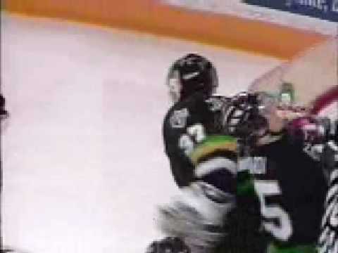 Brandon Prust vs Boris Valabik