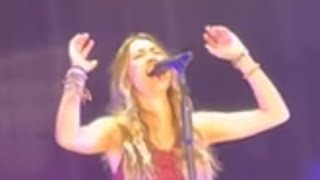Lauren Daigle Oh Holy Night. Behold 12/08/22 at The Ryman.