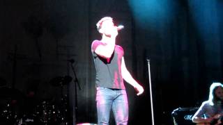 Maroon 5 - If I Ain&#39;t Got You (Live) Bristow, VA