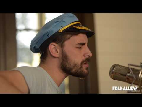 Folk Alley Sessions at 30A: Robert Ellis - "Drivin'"