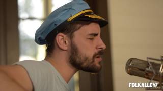 Folk Alley Sessions at 30A: Robert Ellis - "Drivin'"
