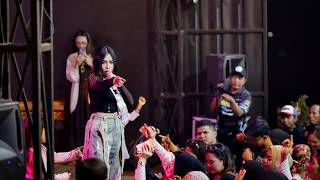 Download lagu AKU TAK BERARTI BAGIMU ITING SQUAD X ANGKRINGAN TEH ITA mp3 Download lagu AKU TAK BERARTI BAGIMU ITING SQUAD X ANGKRINGAN TEH ITA mp3