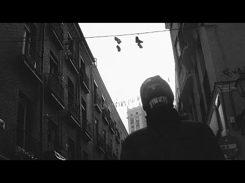 EFE ESE - 08. BOINAS Y CLAVELES (Video Oficial) "La 5ta del Sordo"