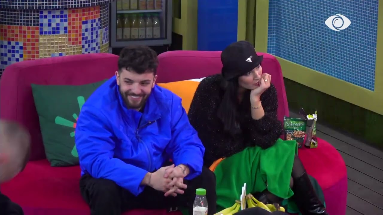 Shikoj shkëndija mes tyre/ Biseda rreth banorëve, supozime për çifte të mundshme