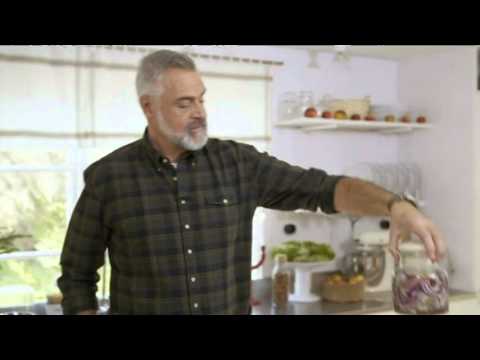 Hur gör man en sillsallad? - Jul med Ernst (TV4)