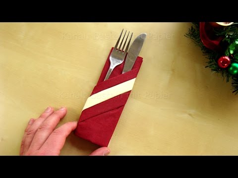 Servietten falten: Bestecktasche mit 2 Papier-Servietten als Deko für Weihnachten
