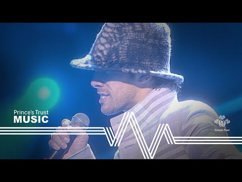 Jamiroquai - Love Foolosophy (The Prince's Trust Fashion Rocks 2003)