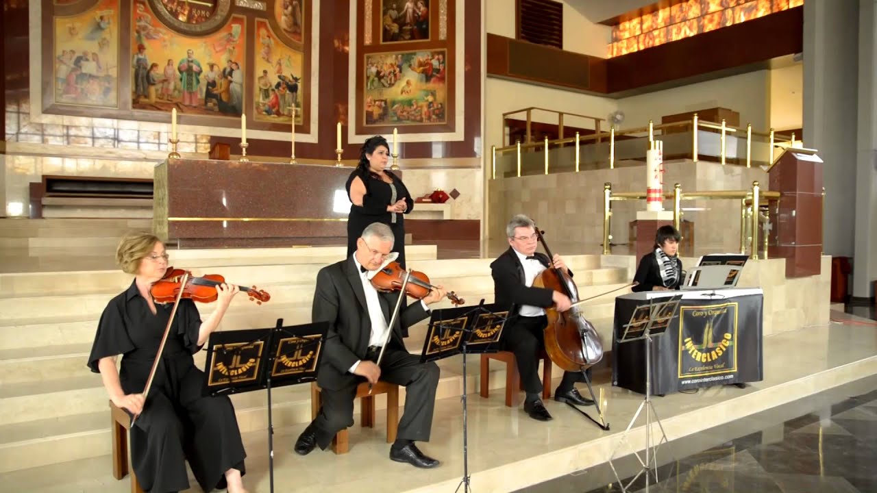 Ave María (F. Schubert)(Soprano, 4 Músicos y Director)