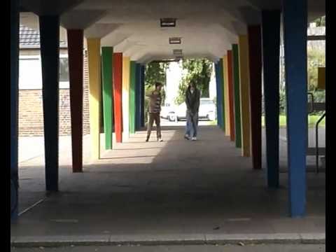 L'hommes des Pommes - Au Secours c'est Toujours l'Homme de Pomme