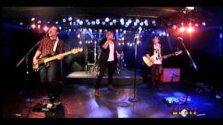 Atomic Tom - Take Me Out - Live On Fearless Music