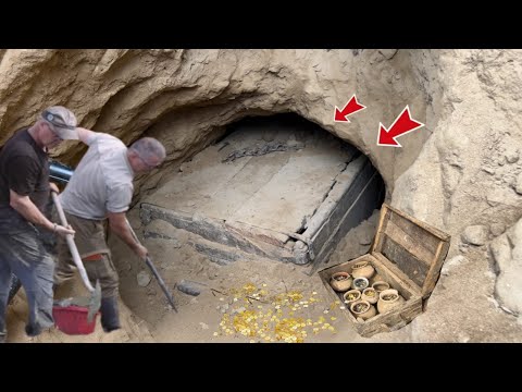 WE FOUND A REAL TREASURE ! MOST EPIC Box TREASURE HUNT EVER!