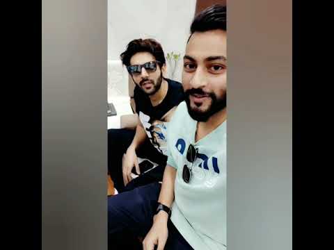 Dr Akash Gandhi Singing liv...