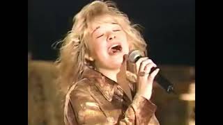 UNCHAINED MELODY 14 year old LeAnn Rimes (live 1997) at WALT DISNEY