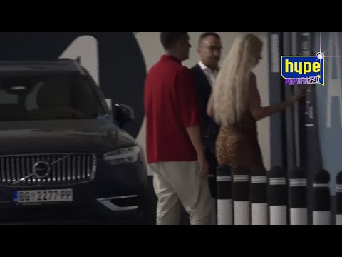 KARLEUŠA NAKON HAPŠENJA TOŠIĆA snimljena kako ulazi u OVU zgradu sa NJIM?! Detalji skandala?!