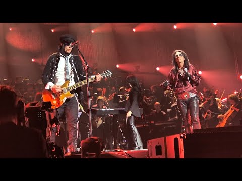 Alice Cooper - Might as well be on Mars 19.12.2025 Night Of The Proms, Cologne, Front row