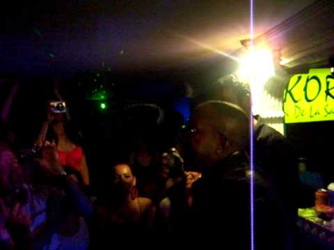 WILSER ANDRES EN MAKORE LA MAGIA DE LA SALSA