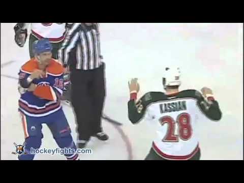 Matt Kassian vs Darcy Hordichuk Sep 20, 2011