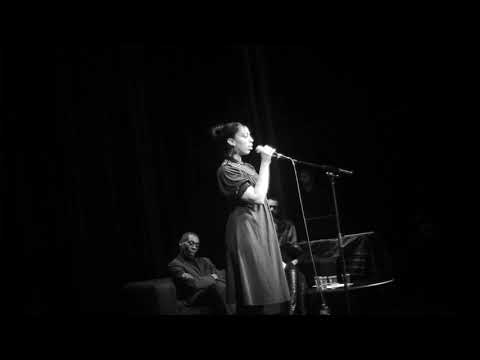 Slam au féminin avec Lisette Lombé