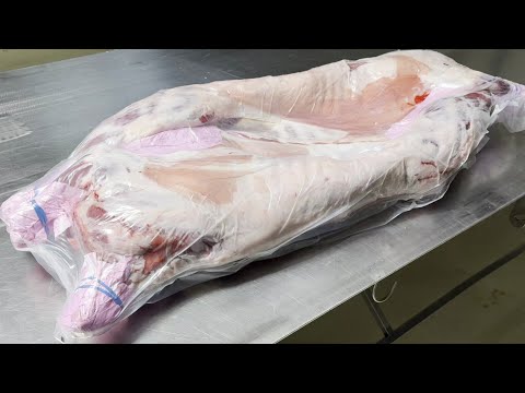 YouTube video: MAP packaging 2 pcs of lamb or goat carcass in 1 bag with Hacona VI-1320